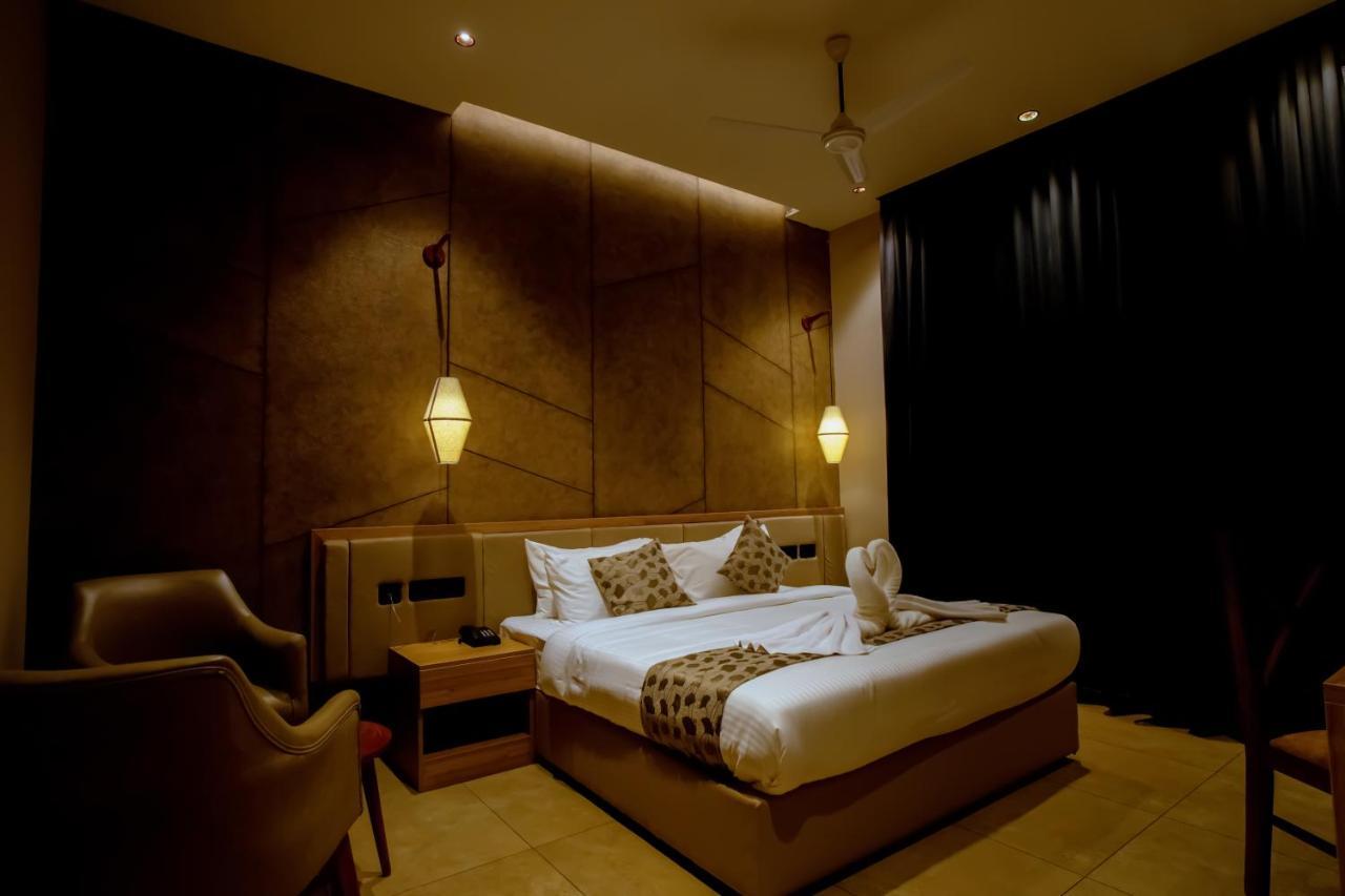 Beeza Clubhouse Otel Kottayam Dış mekan fotoğraf